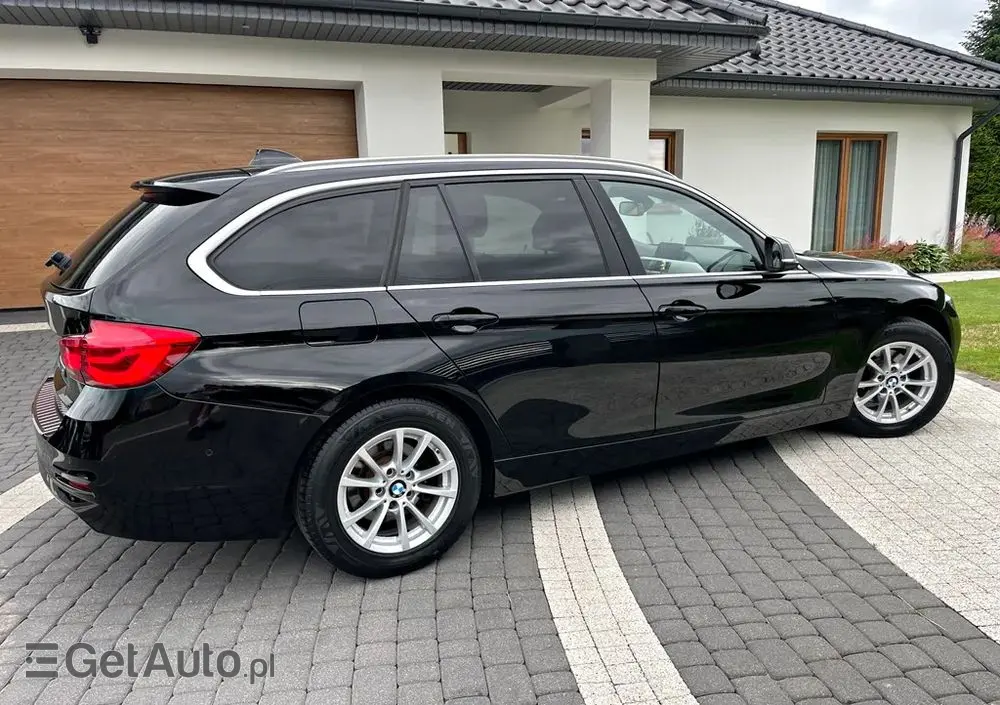BMW Seria 3 318i Touring Advantage