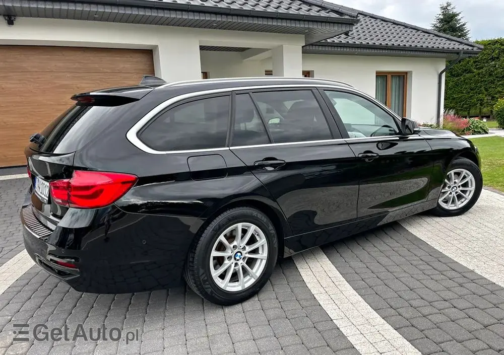 BMW Seria 3 318i Touring Advantage