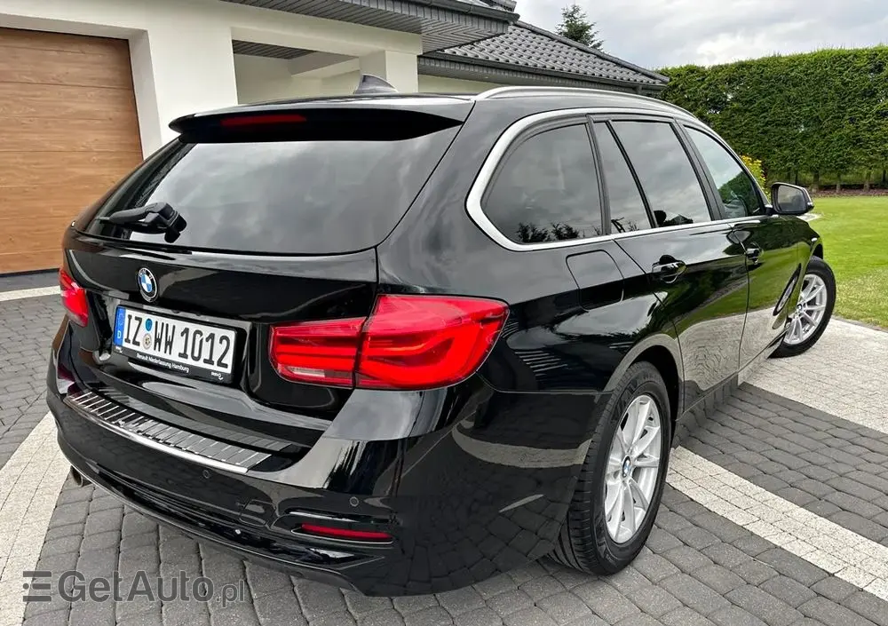 BMW Seria 3 318i Touring Advantage