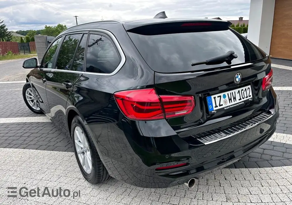 BMW Seria 3 318i Touring Advantage