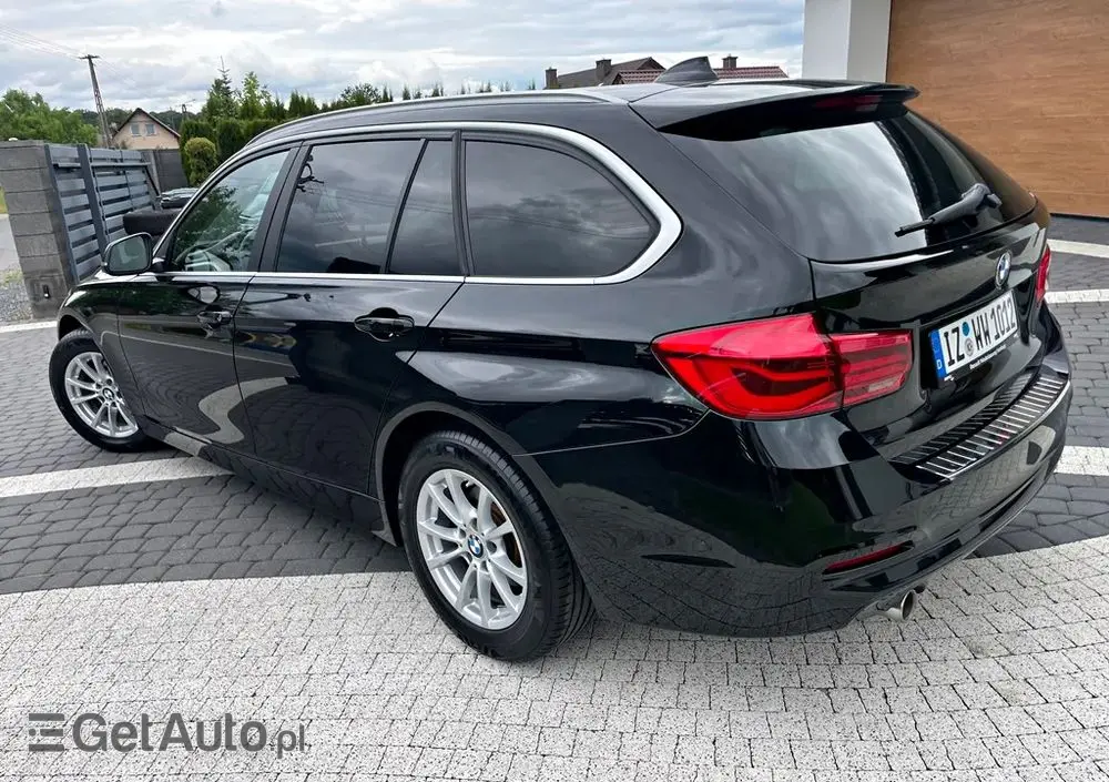 BMW Seria 3 318i Touring Advantage