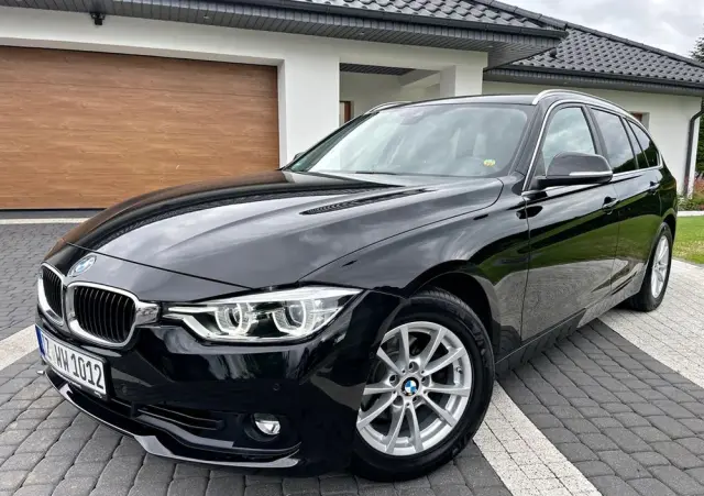 BMW Seria 3 318i Touring Advantage