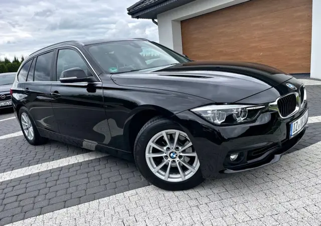 BMW Seria 3 318i Touring Advantage