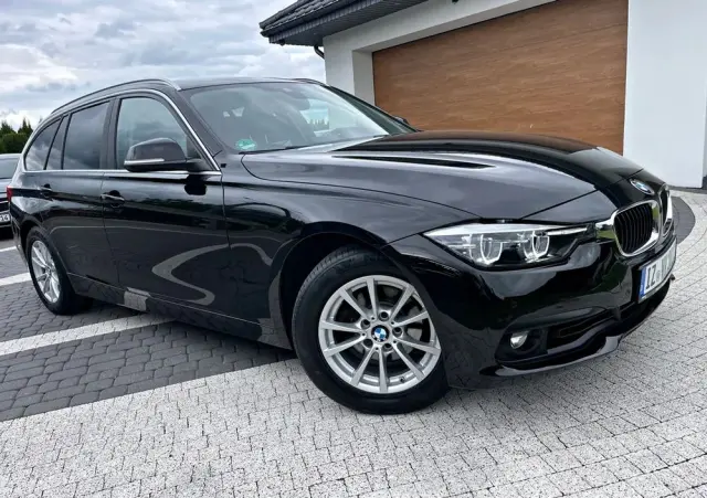 BMW Seria 3 318i Touring Advantage