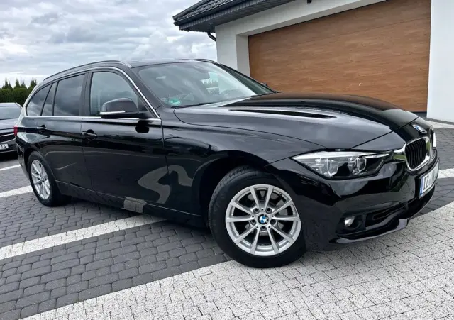 BMW Seria 3 318i Touring Advantage