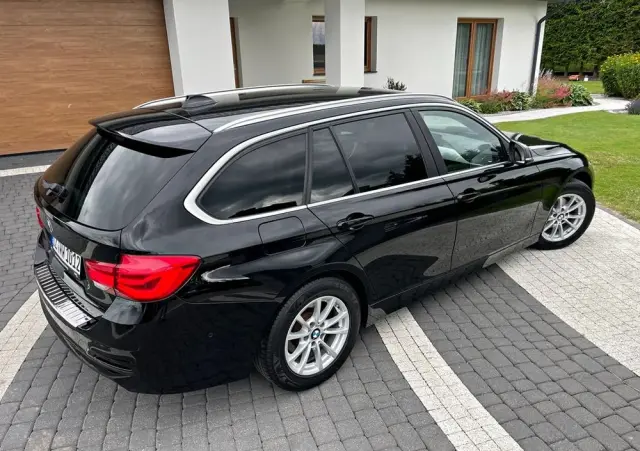 BMW Seria 3 318i Touring Advantage