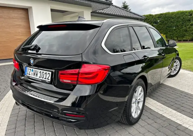BMW Seria 3 318i Touring Advantage