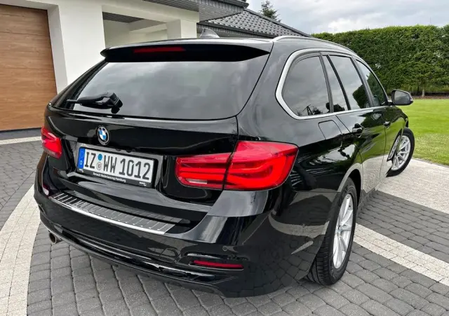 BMW Seria 3 318i Touring Advantage