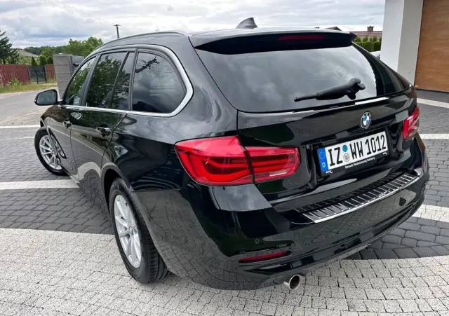 BMW Seria 3 318i Touring Advantage