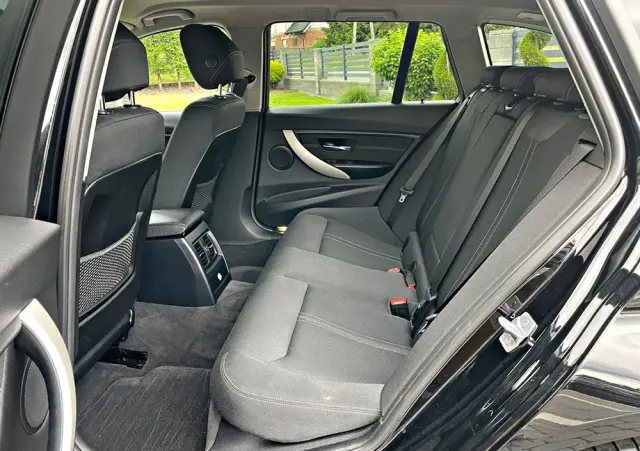 BMW Seria 3 318i Touring Advantage