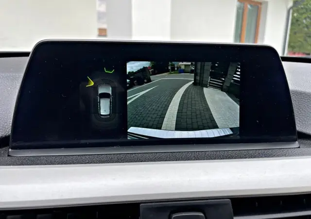 BMW Seria 3 318i Touring Advantage