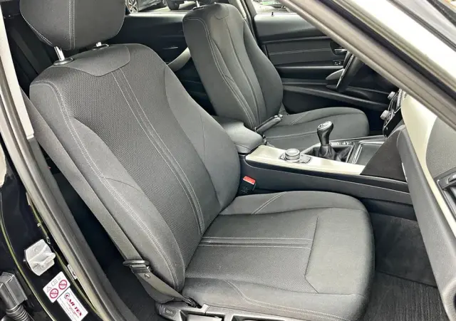 BMW Seria 3 318i Touring Advantage