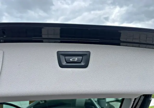 BMW Seria 3 318i Touring Advantage