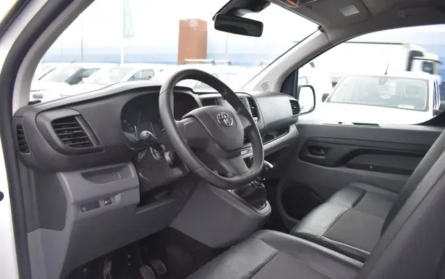 TOYOTA PROACE 2.0 D-4D LONG 3,1T ACTIVE 