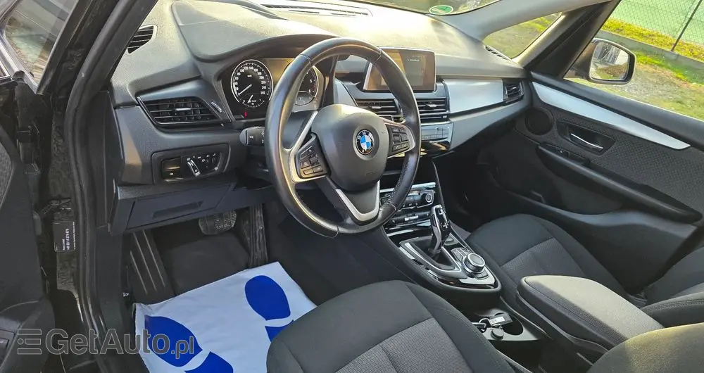 BMW Seria 2 218d Advantage