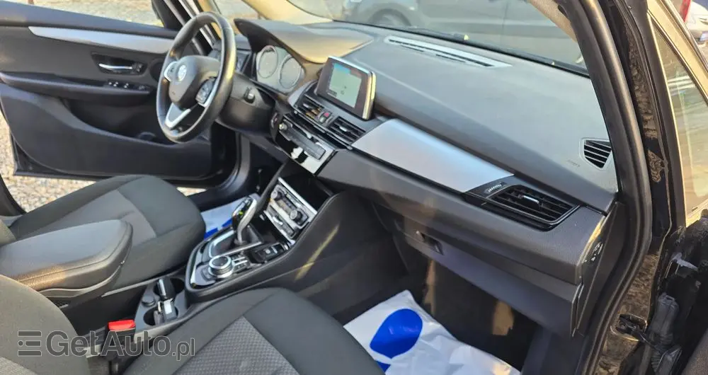 BMW Seria 2 218d Advantage