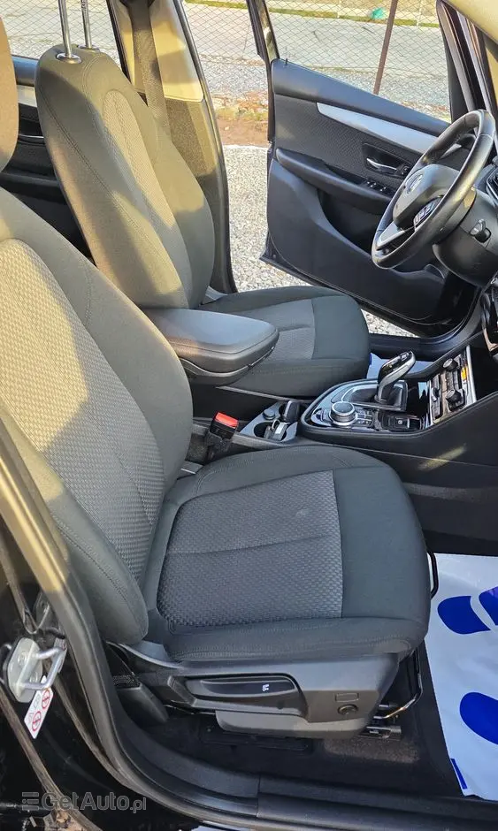 BMW Seria 2 218d Advantage