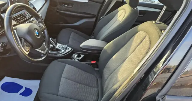 BMW Seria 2 218d Advantage