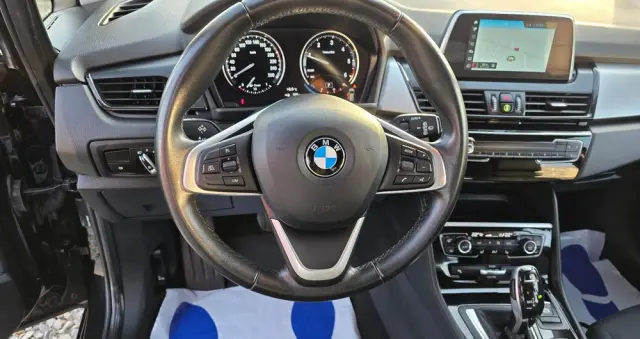 BMW Seria 2 218d Advantage