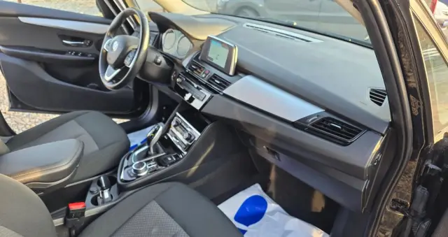BMW Seria 2 218d Advantage