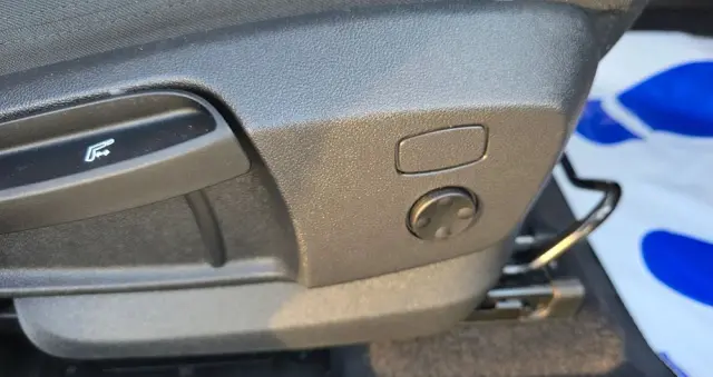 BMW Seria 2 218d Advantage