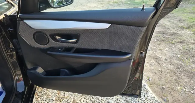 BMW Seria 2 218d Advantage