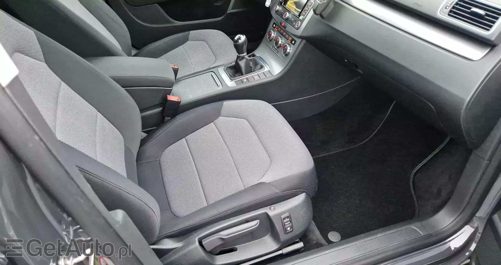 VOLKSWAGEN Passat Variant 2.0 Blue TDI SCR Comfortline