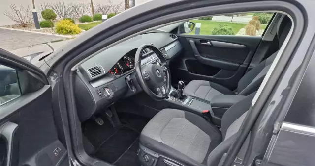VOLKSWAGEN Passat Variant 2.0 Blue TDI SCR Comfortline