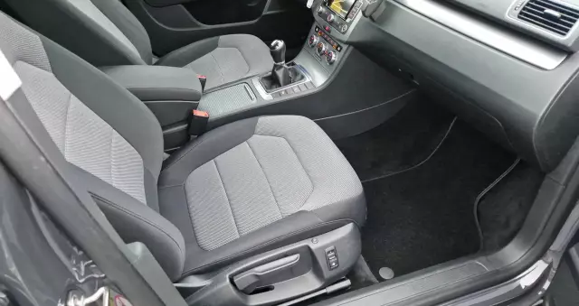 VOLKSWAGEN Passat Variant 2.0 Blue TDI SCR Comfortline
