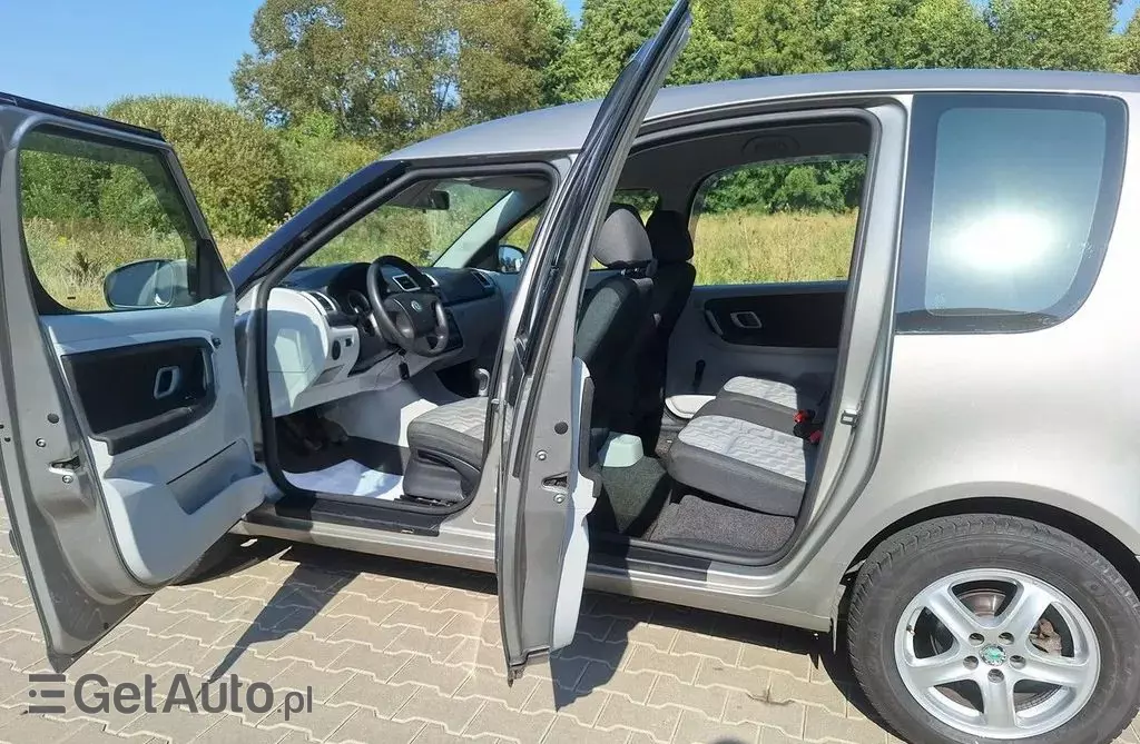 SKODA Roomster 
