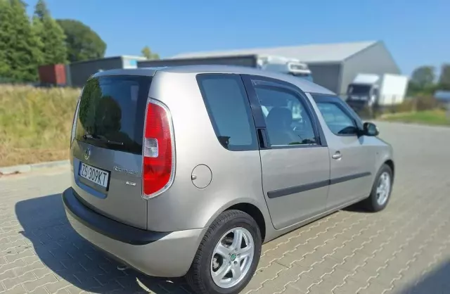 SKODA Roomster 