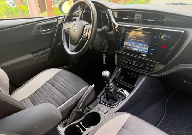 TOYOTA Auris 1.2 Turbo Edition S+