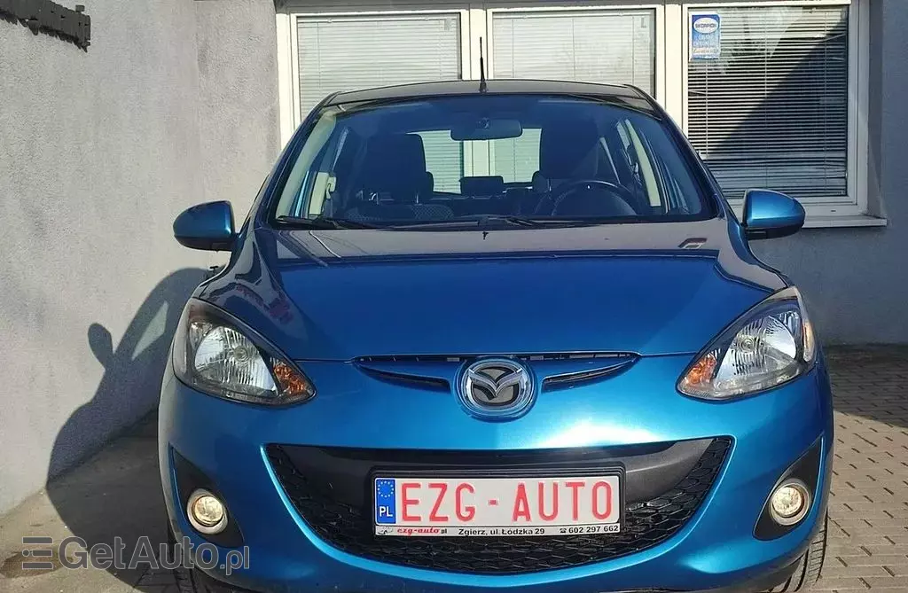 MAZDA 2 