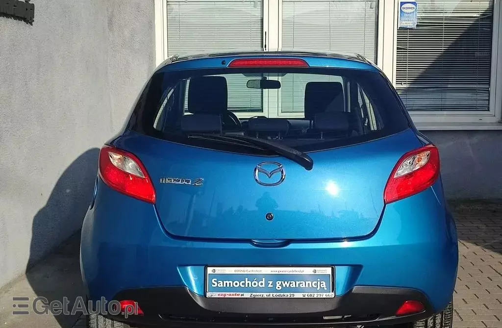 MAZDA 2 