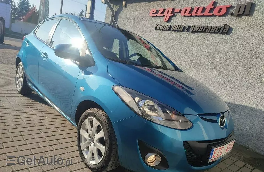 MAZDA 2 