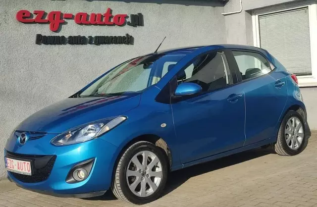 MAZDA 2 
