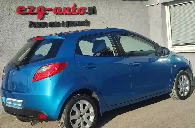 MAZDA 2 