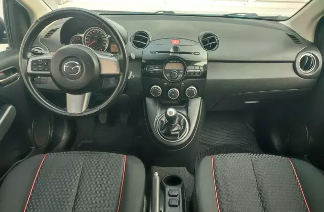 MAZDA 2 