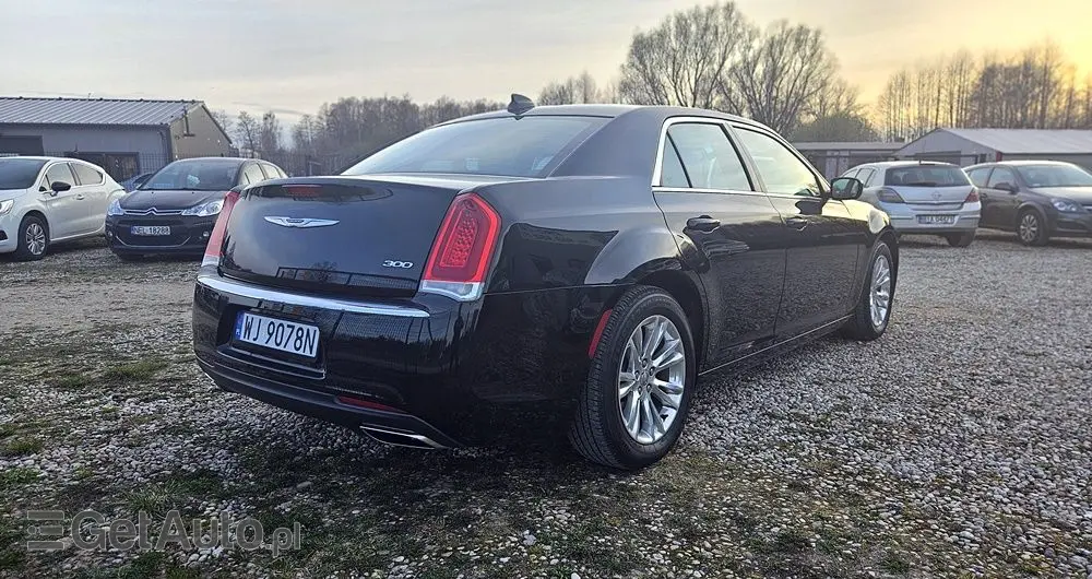 CHRYSLER 300 