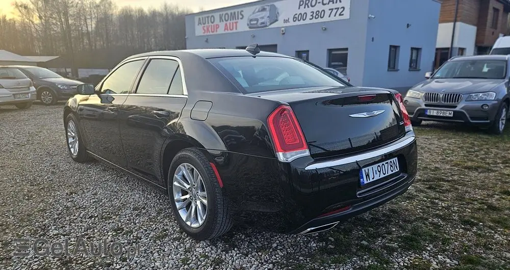 CHRYSLER 300 