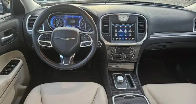 CHRYSLER 300 