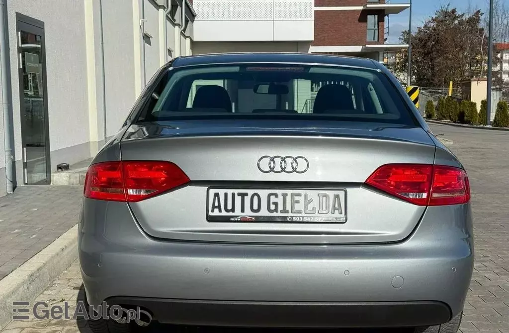 AUDI A4 