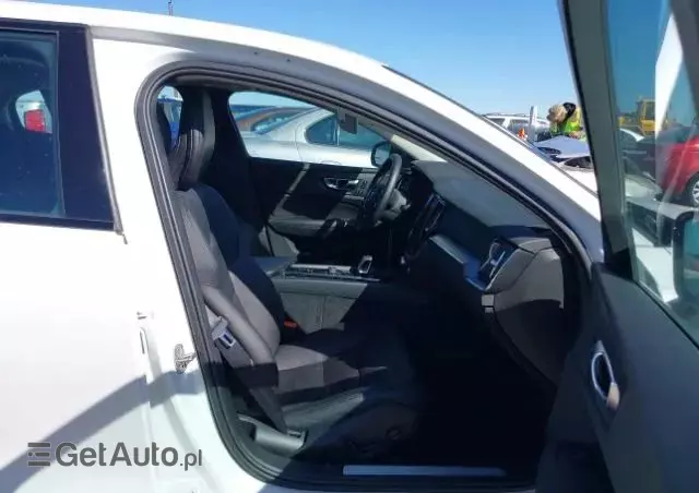 VOLVO S60 B5 B AWD Plus Dark