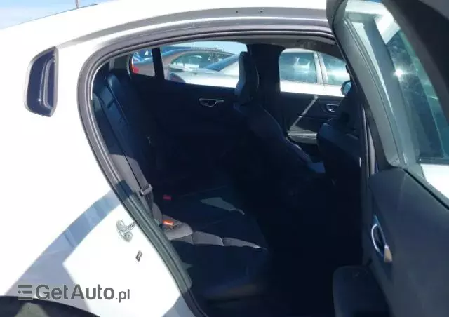 VOLVO S60 B5 B AWD Plus Dark