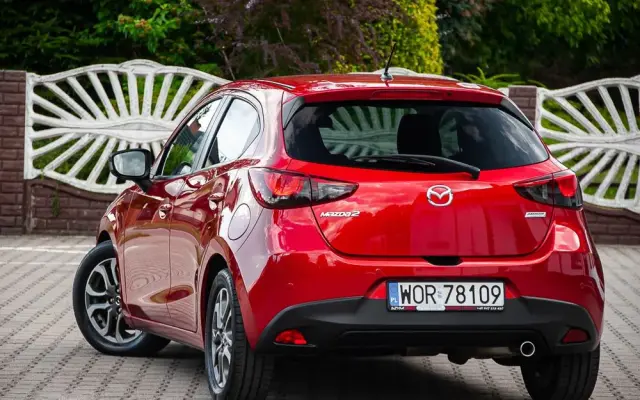 MAZDA 2 SKYACTIV-D 105 Exclusive-Line