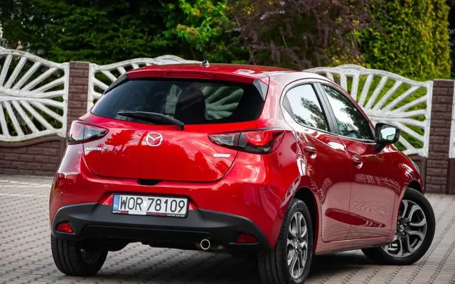 MAZDA 2 SKYACTIV-D 105 Exclusive-Line