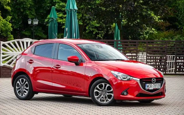 MAZDA 2 SKYACTIV-D 105 Exclusive-Line