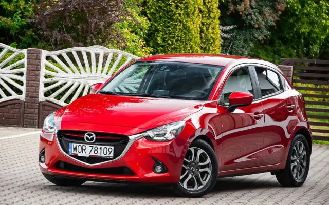 MAZDA 2 SKYACTIV-D 105 Exclusive-Line