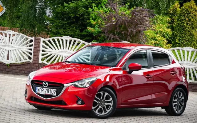 MAZDA 2 SKYACTIV-D 105 Exclusive-Line