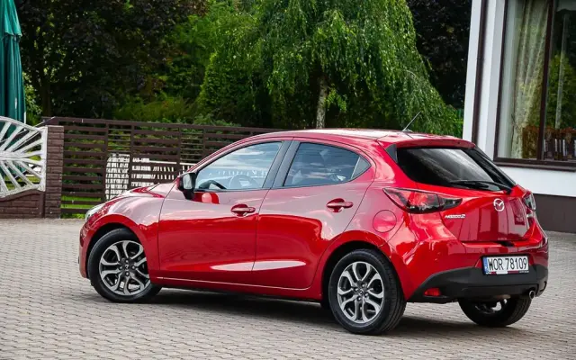 MAZDA 2 SKYACTIV-D 105 Exclusive-Line